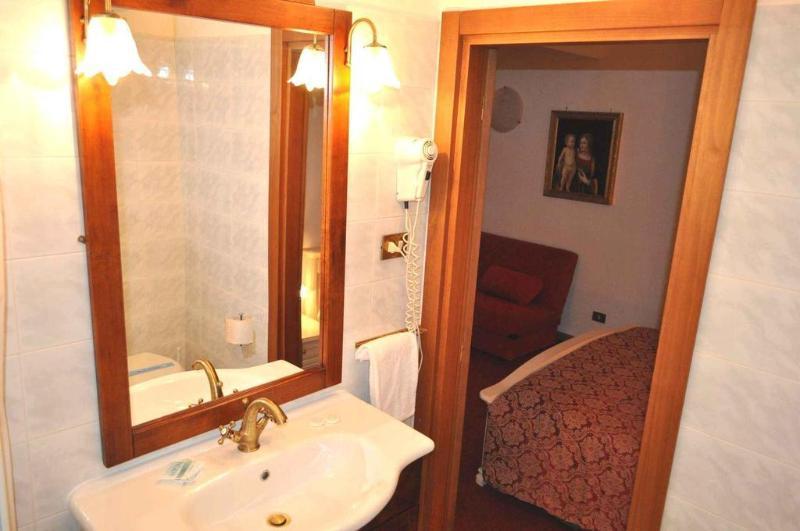 Hotel Giulietta E Romeo Casal Palocco Exterior photo