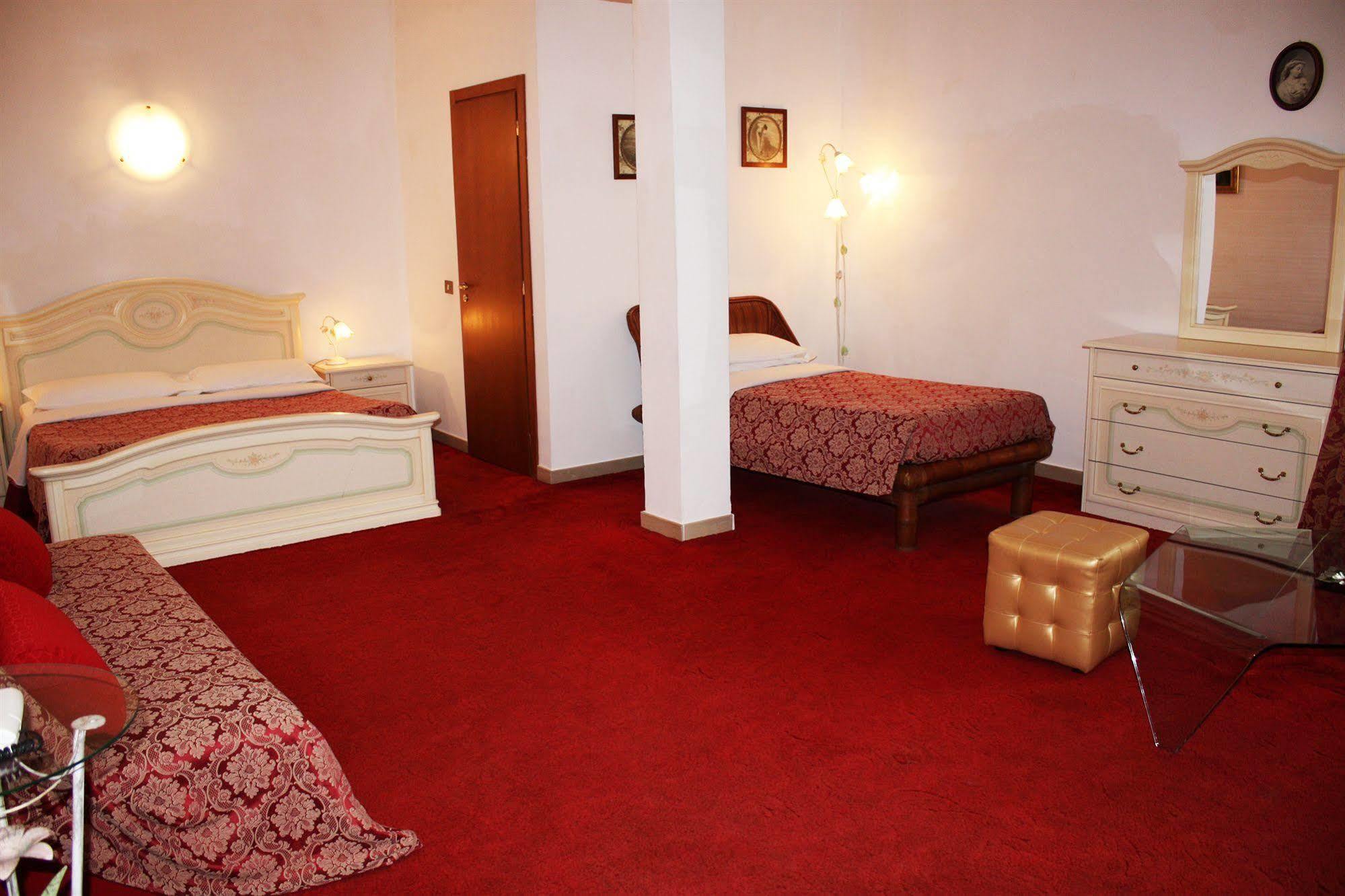 Hotel Giulietta E Romeo Casal Palocco Exterior photo